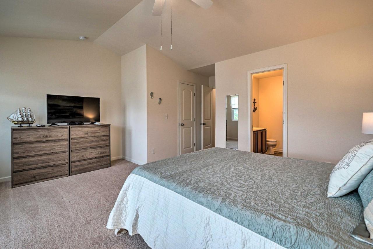 Modern Coastal Condo With Patio 1 Mi To Beaches! 卡罗来纳比奇 外观 照片